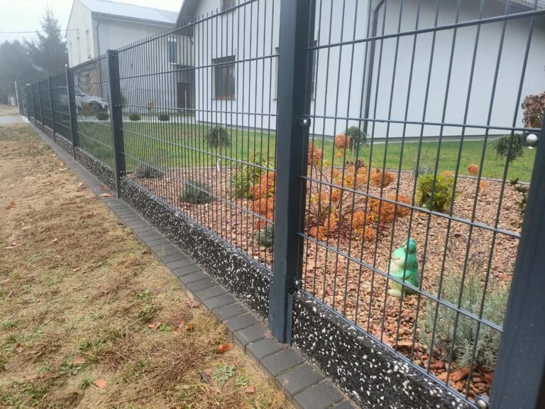 Ogrodzenie panelowe 2D z podmurówką